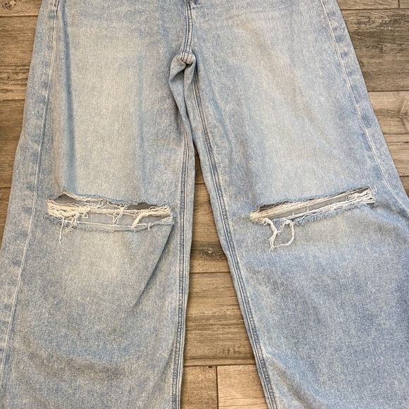 AE Super High-Rise Ultra Wide Leg Jeans - Picture 2 of 11